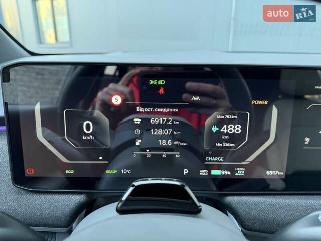 Серый Киа EV3, объемом двигателя 0 л и пробегом 7 тыс. км за 39000 $, фото 19 на Automoto.ua