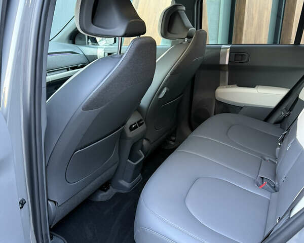 Серый Киа EV3, объемом двигателя 0 л и пробегом 7 тыс. км за 39000 $, фото 12 на Automoto.ua