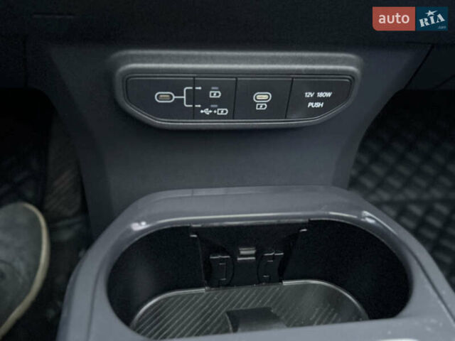 Белый Киа EV5, объемом двигателя 0 л и пробегом 28 тыс. км за 24999 $, фото 70 на Automoto.ua