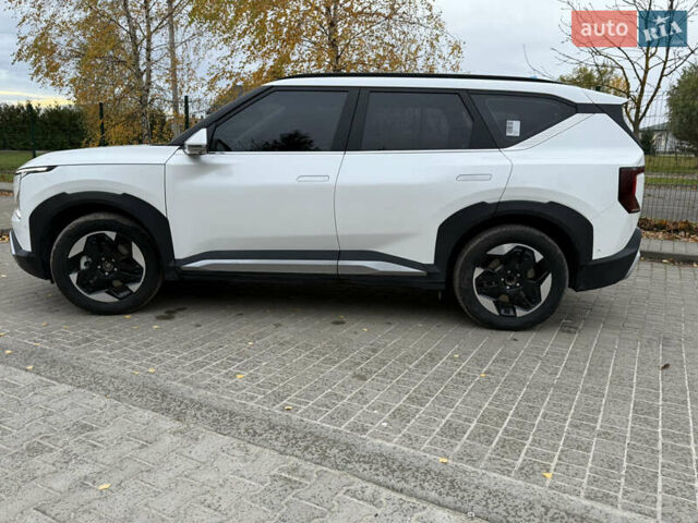 Белый Киа EV5, объемом двигателя 0 л и пробегом 28 тыс. км за 24999 $, фото 13 на Automoto.ua