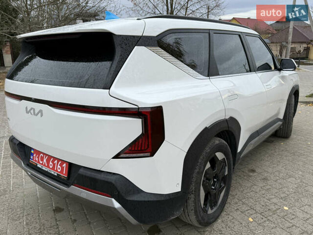Белый Киа EV5, объемом двигателя 0 л и пробегом 28 тыс. км за 24999 $, фото 8 на Automoto.ua