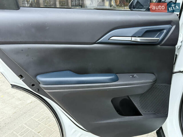 Белый Киа EV5, объемом двигателя 0 л и пробегом 28 тыс. км за 24999 $, фото 43 на Automoto.ua