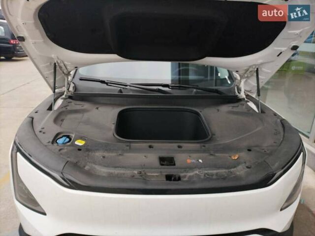 Киа EV5 2023 в Львове на Automoto.ua Белый Киа EV5, объемом двигателя 0 л и пробегом 20 тыс. км за 23500 $, фото 1 на Automoto.ua