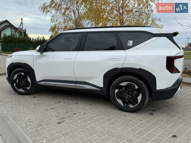 Белый Киа EV5, объемом двигателя 0 л и пробегом 28 тыс. км за 24999 $, фото 22 на Automoto.ua