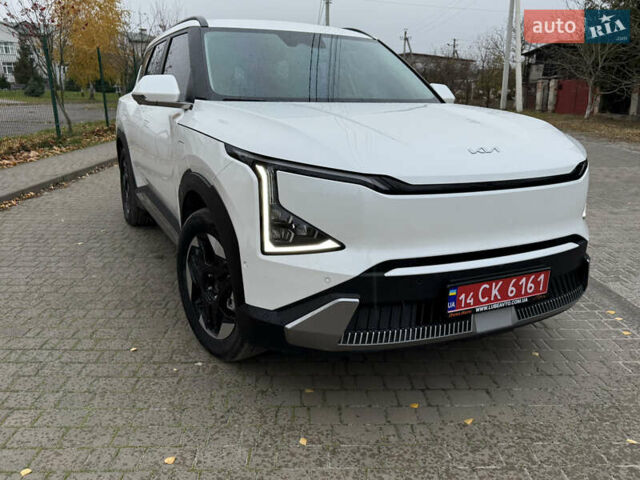 Белый Киа EV5, объемом двигателя 0 л и пробегом 28 тыс. км за 24999 $, фото 10 на Automoto.ua