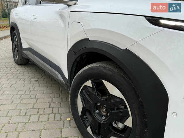Белый Киа EV5, объемом двигателя 0 л и пробегом 28 тыс. км за 24999 $, фото 35 на Automoto.ua