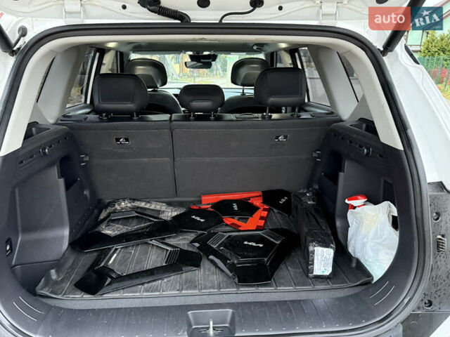 Белый Киа EV5, объемом двигателя 0 л и пробегом 28 тыс. км за 24999 $, фото 45 на Automoto.ua