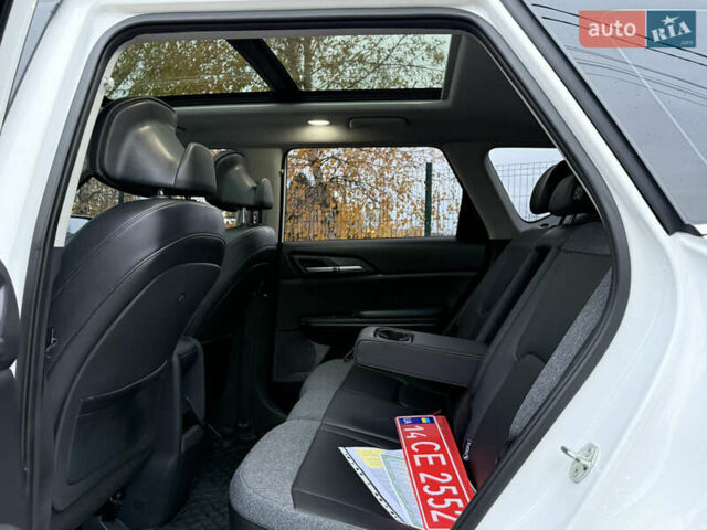 Белый Киа EV5, объемом двигателя 0 л и пробегом 28 тыс. км за 24999 $, фото 41 на Automoto.ua
