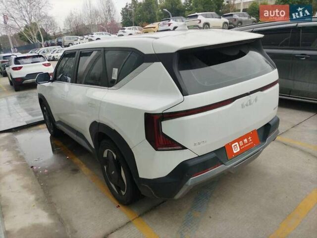 Киа EV5 2023 в Львове на Automoto.ua Белый Киа EV5, объемом двигателя 0 л и пробегом 20 тыс. км за 23500 $, фото 6 на Automoto.ua