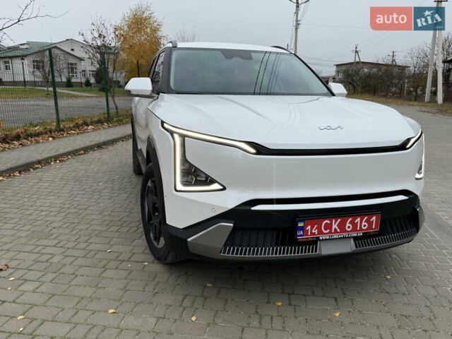 Белый Киа EV5, объемом двигателя 0 л и пробегом 28 тыс. км за 24999 $, фото 15 на Automoto.ua