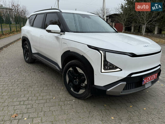 Белый Киа EV5, объемом двигателя 0 л и пробегом 28 тыс. км за 24999 $, фото 7 на Automoto.ua
