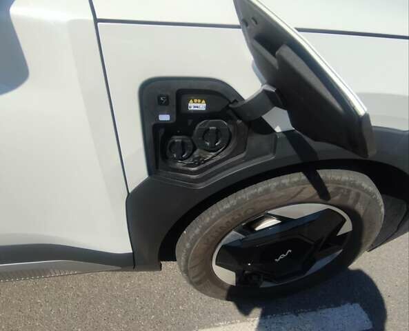 Кіа EV5 2024 у Дніпро (Дніпропетровську) на Automoto.ua Білий Кіа EV5, об'ємом двигуна 0 л та пробігом 4 тис. км за 32300 $, фото 18 на Automoto.ua
