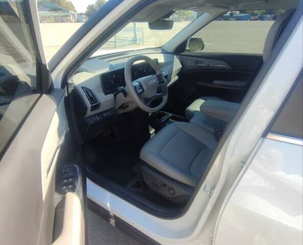 Кіа EV5 2024 у Дніпро (Дніпропетровську) на Automoto.ua Білий Кіа EV5, об'ємом двигуна 0 л та пробігом 4 тис. км за 32300 $, фото 16 на Automoto.ua