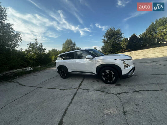 Белый Киа EV5, объемом двигателя 0 л и пробегом 5 тыс. км за 31900 $, фото 12 на Automoto.ua