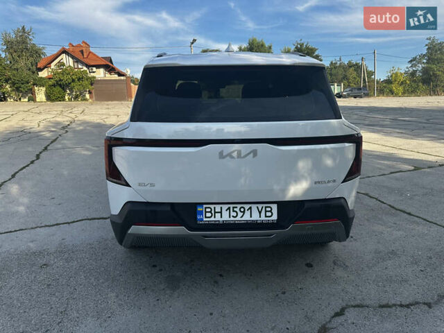Белый Киа EV5, объемом двигателя 0 л и пробегом 5 тыс. км за 31900 $, фото 8 на Automoto.ua