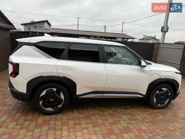 Белый Киа EV5, объемом двигателя 0 л и пробегом 19 тыс. км за 27000 $, фото 15 на Automoto.ua