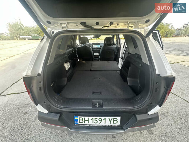 Белый Киа EV5, объемом двигателя 0 л и пробегом 5 тыс. км за 31900 $, фото 29 на Automoto.ua