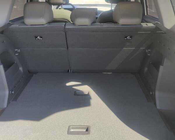 Кіа EV5 2024 у Дніпро (Дніпропетровську) на Automoto.ua Білий Кіа EV5, об'ємом двигуна 0 л та пробігом 4 тис. км за 32300 $, фото 30 на Automoto.ua