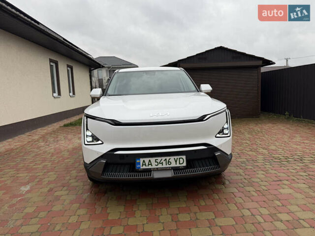 Белый Киа EV5, объемом двигателя 0 л и пробегом 19 тыс. км за 27000 $, фото 1 на Automoto.ua