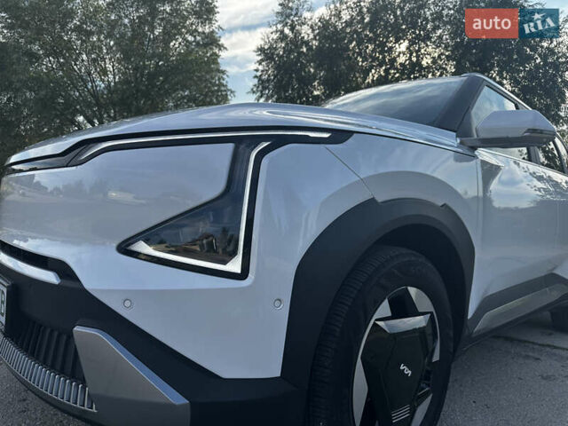 Белый Киа EV5, объемом двигателя 0 л и пробегом 5 тыс. км за 31900 $, фото 4 на Automoto.ua
