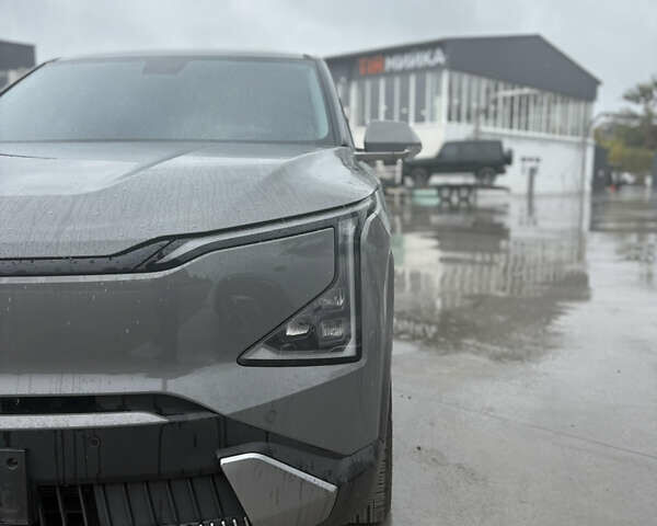 Черный Киа EV5, объемом двигателя 0 л и пробегом 20 тыс. км за 22500 $, фото 2 на Automoto.ua