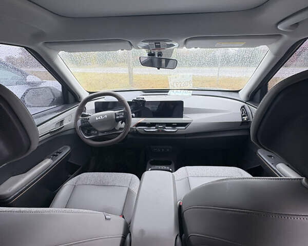 Черный Киа EV5, объемом двигателя 0 л и пробегом 20 тыс. км за 22500 $, фото 12 на Automoto.ua