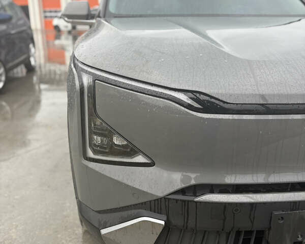 Черный Киа EV5, объемом двигателя 0 л и пробегом 20 тыс. км за 22500 $, фото 3 на Automoto.ua