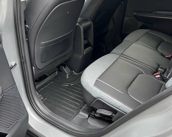 Серый Киа EV5, объемом двигателя 0 л и пробегом 32 тыс. км за 27500 $, фото 8 на Automoto.ua