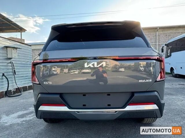 Серый Киа EV5, объемом двигателя 0 л и пробегом 0 тыс. км за 26700 $, фото 2 на Automoto.ua