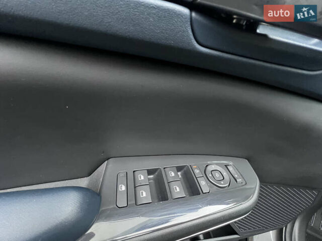 Серый Киа EV5, объемом двигателя 0 л и пробегом 32 тыс. км за 27500 $, фото 11 на Automoto.ua