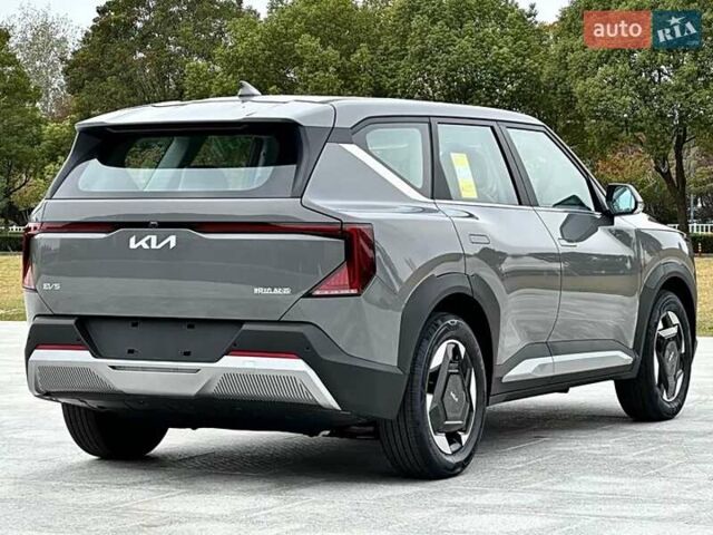 Киа EV5 2024 в Киеве на Automoto.ua Серый Киа EV5, объемом двигателя 0 л и пробегом 23 тыс. км за 22000 $, фото 6 на Automoto.ua
