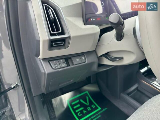 Киа EV5 2024 в Ивано-Франковске на Automoto.ua Серый Киа EV5, объемом двигателя 0 л и пробегом 10 тыс. км за 22900 $, фото 17 на Automoto.ua