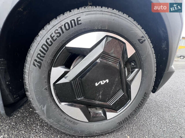 Серый Киа EV5, объемом двигателя 0 л и пробегом 32 тыс. км за 27500 $, фото 16 на Automoto.ua