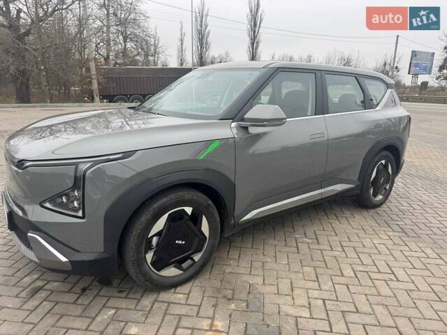 Сірий Кіа EV5, об'ємом двигуна 0 л та пробігом 1 тис. км за 32000 $, фото 1 на Automoto.ua