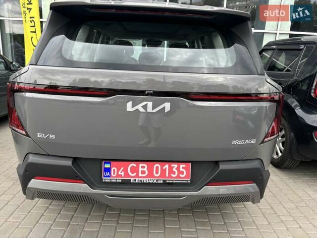 Сірий Кіа EV5, об'ємом двигуна 0 л та пробігом 1 тис. км за 28000 $, фото 1 на Automoto.ua