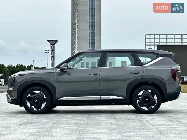 Киа EV5 2024 в Киеве на Automoto.ua Серый Киа EV5, объемом двигателя 0 л и пробегом 23 тыс. км за 22000 $, фото 2 на Automoto.ua