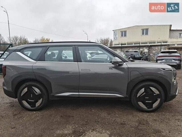 Серый Киа EV5, объемом двигателя 0 л и пробегом 1 тыс. км за 34500 $, фото 7 на Automoto.ua