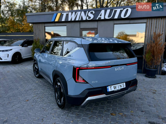 Синий Киа EV5, объемом двигателя 0 л и пробегом 19 тыс. км за 28500 $, фото 21 на Automoto.ua