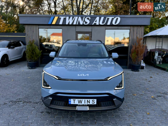 Синий Киа EV5, объемом двигателя 0 л и пробегом 19 тыс. км за 28500 $, фото 13 на Automoto.ua