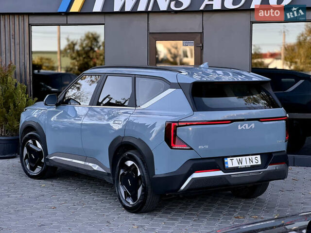 Синий Киа EV5, объемом двигателя 0 л и пробегом 19 тыс. км за 28500 $, фото 5 на Automoto.ua