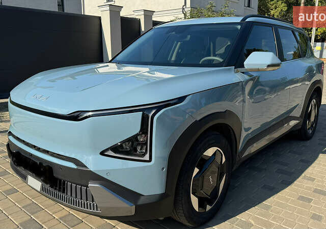 Синий Киа EV5, объемом двигателя 0 л и пробегом 19 тыс. км за 27500 $, фото 1 на Automoto.ua