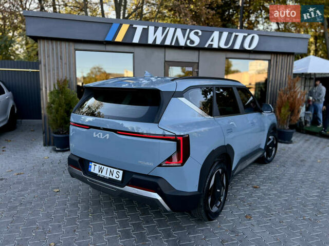 Синий Киа EV5, объемом двигателя 0 л и пробегом 19 тыс. км за 28500 $, фото 17 на Automoto.ua