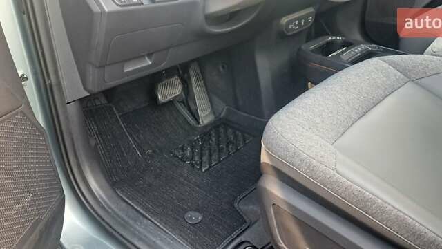 Зеленый Киа EV5, объемом двигателя 0 л и пробегом 17 тыс. км за 25500 $, фото 4 на Automoto.ua