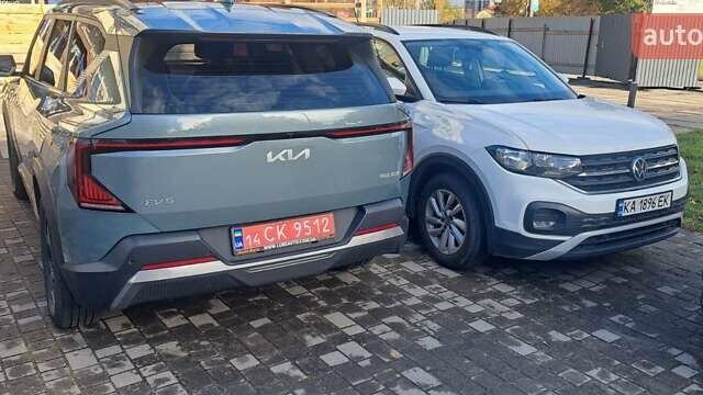 Зеленый Киа EV5, объемом двигателя 0 л и пробегом 17 тыс. км за 25500 $, фото 5 на Automoto.ua