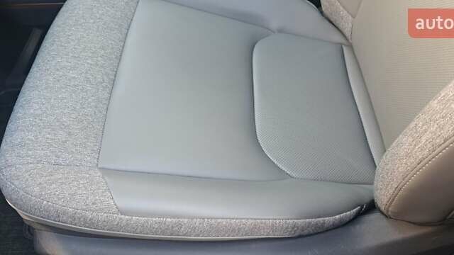 Зеленый Киа EV5, объемом двигателя 0 л и пробегом 17 тыс. км за 25500 $, фото 2 на Automoto.ua