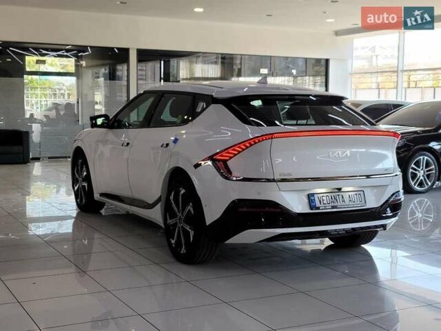Белый Киа EV6, объемом двигателя 0 л и пробегом 2 тыс. км за 45500 $, фото 5 на Automoto.ua