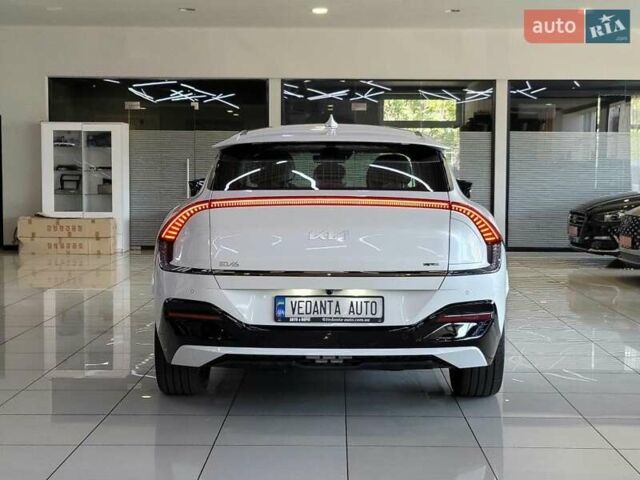 Белый Киа EV6, объемом двигателя 0 л и пробегом 2 тыс. км за 45500 $, фото 4 на Automoto.ua