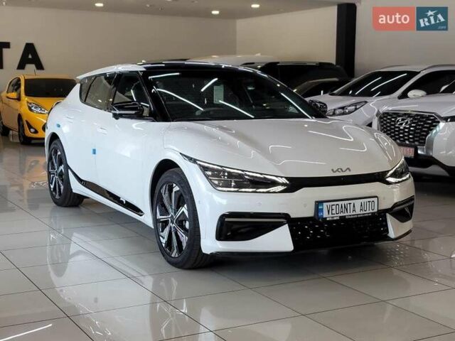 Белый Киа EV6, объемом двигателя 0 л и пробегом 2 тыс. км за 45500 $, фото 1 на Automoto.ua