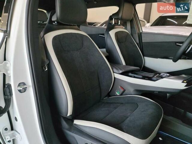 Белый Киа EV6, объемом двигателя 0 л и пробегом 2 тыс. км за 45500 $, фото 33 на Automoto.ua