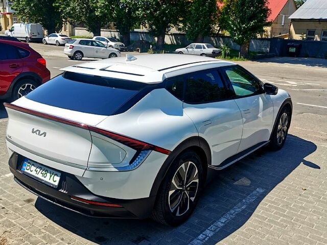 Білий Кіа EV6, об'ємом двигуна 0 л та пробігом 27 тис. км за 25000 $, фото 3 на Automoto.ua